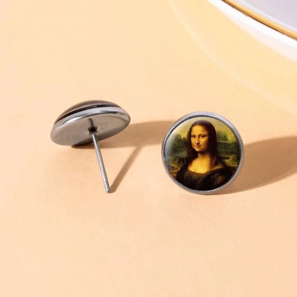 🖼 Awesome Mona Lisa Button Stud Earrings 🖼 - Picture 2 of 4